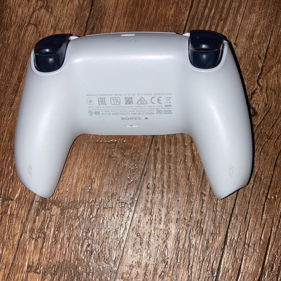 Ps5  controller - Picture 2 of 4